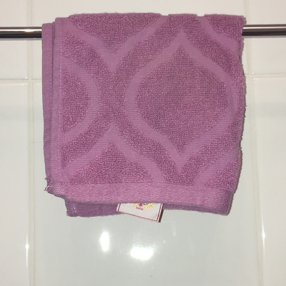 Tracy Reese Home pink/purple geometric washcloth